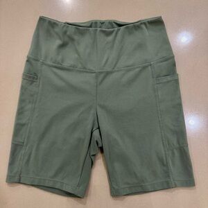 Danskin Women's Green Bike Shorts Size M